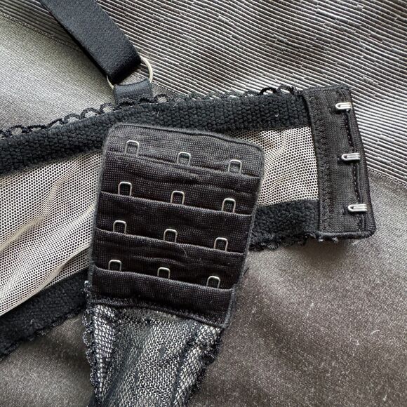 VICTORIA'S SECRET Black Lace Mesh Fishnet Very Sexy Push Up Bra Size 36DD - Picture 4 of 4